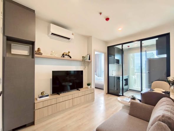 living room and room interior of Nue District R9