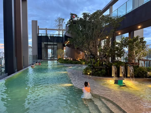 pool of Nue District R9