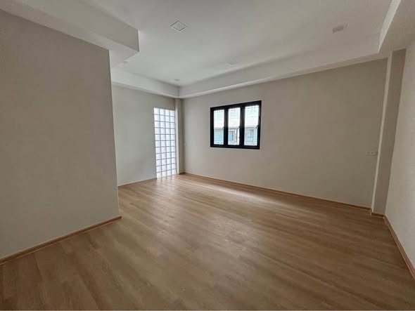Oakhouse Sukhumvit 101/1