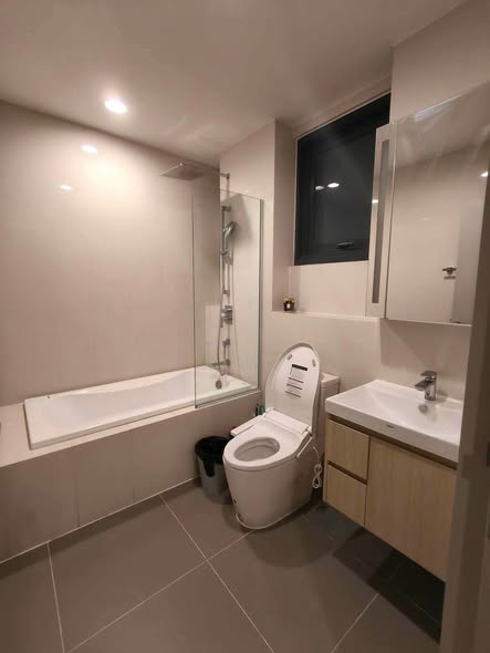 bathroom of Oka Haus