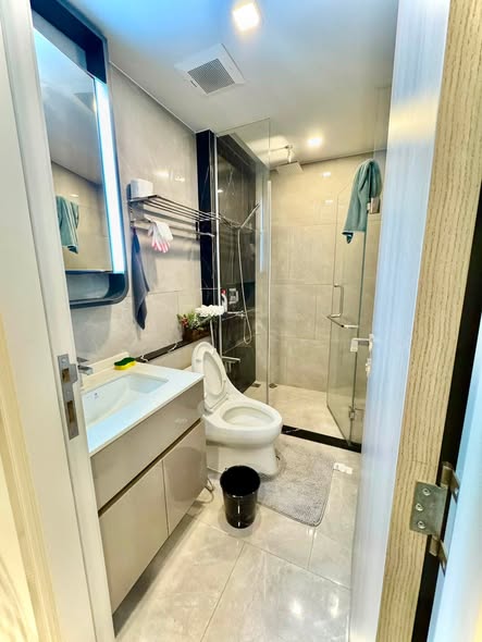 bathroom of One9Five Asoke – Rama 9