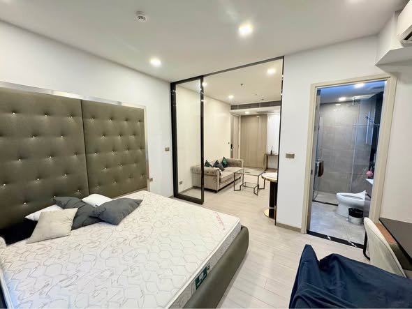 bedroom and room interior of One9Five Asoke – Rama 9