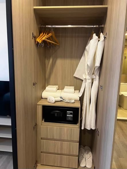 bathroom of Origin Place Bangna