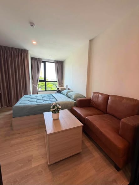 bedroom and living room of Origin Play Sri Udom Station (Sales gallery) – ออริจิ้น เพลย์ ศรีอุดม สเตชั่น (สำนักงานขาย)
