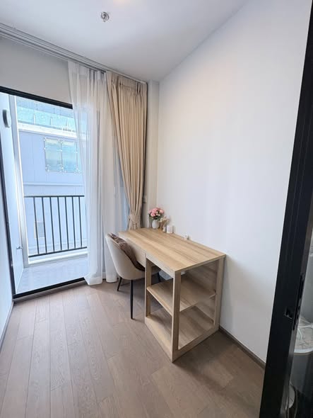 room interior of Park​ Origin​ Phaya Thai
