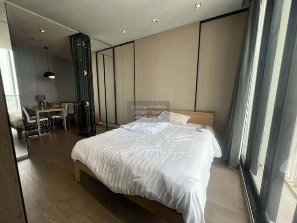 bedroom of Park Origin Phrom Phong