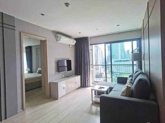 bedroom of Park Origin Phrom Phong