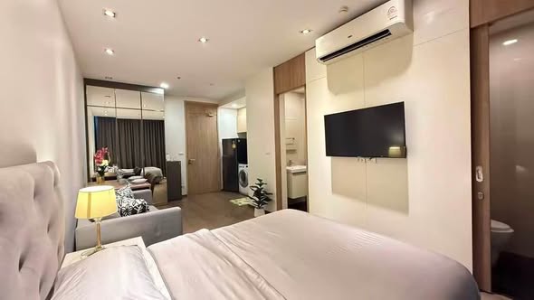 bedroom of Park Origin Phrom Phong