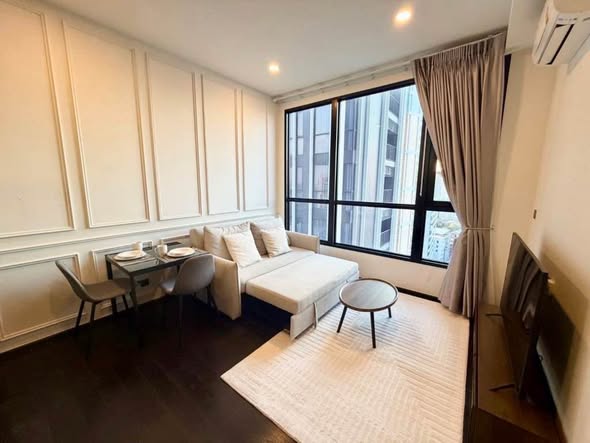 living room and bedroom of Park​ Origin​ Thonglor