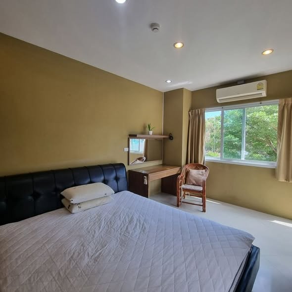bedroom of Park Royal 3