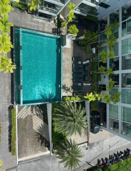 pool of PARKROYAL Suites Bangkok