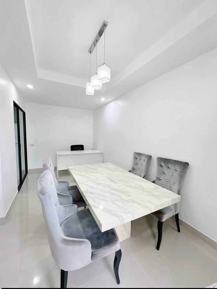room interior of พลีโน่ สุขุมวิท-บางนา Pleno Sukhumvit-Bangna