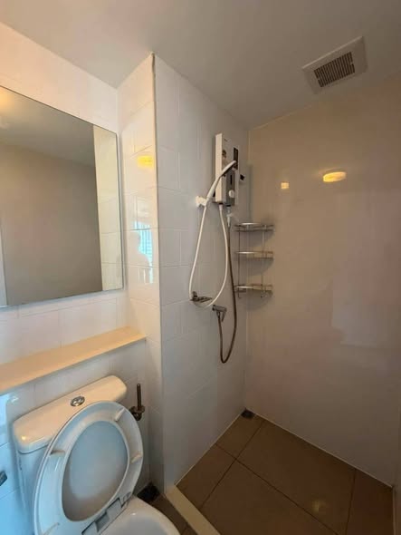 bathroom of PLUM CONDO ราม 60 อินเตอร์เชนจ์