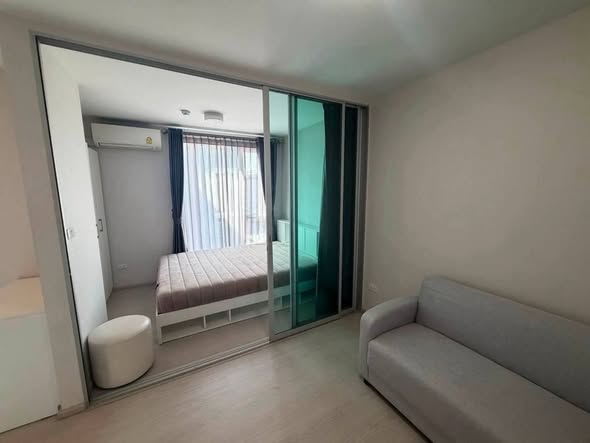 bedroom and room interior of PLUM CONDO ราม 60 อินเตอร์เชนจ์
