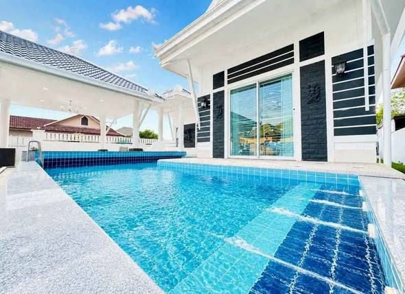 pool of Pool Villas by Honey Pattaya