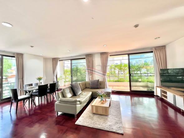 living room of PR COURT APARTMENT