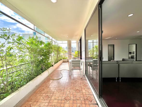 room interior of PR COURT APARTMENT