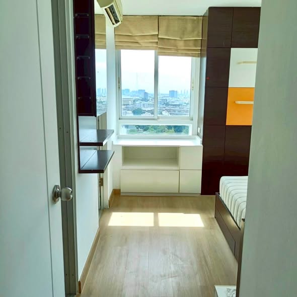 bedroom and room interior of Premsiri Botique Park Condominium
