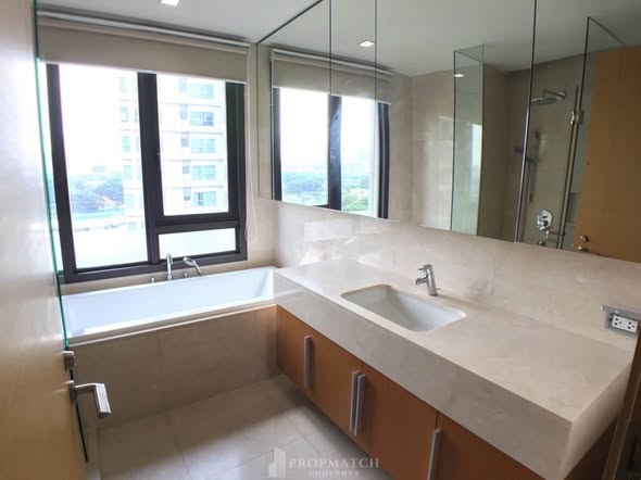bathroom of Prive by Sansiri