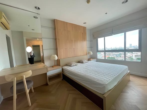 bedroom of Q House Condo Sathon