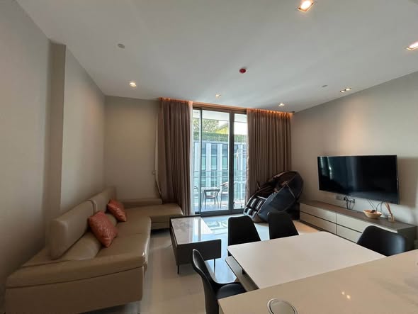 living room and bedroom of Q1 Sukhumvit Condo by Q House