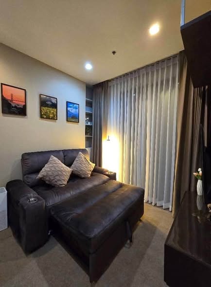 living room of Quinn Ratchada 17