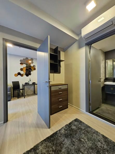 bedroom and bathroom of Quintara Phume Sukhumvit 39