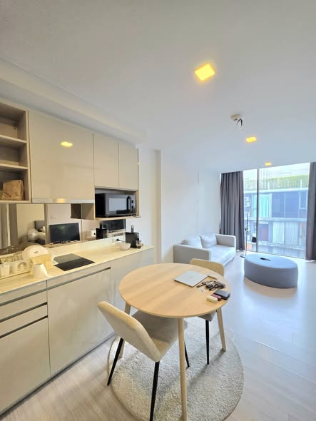 bedroom and living room of Quintara Treehaus Sukhumvit 42