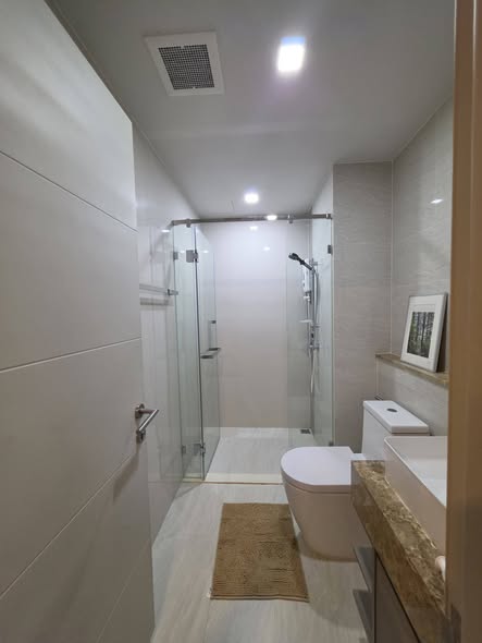 room interior and bathroom of Quintara Treehaus Sukhumvit 42