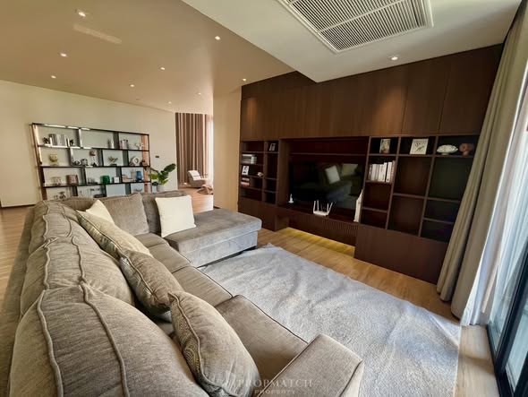 living room of Raveevan Space