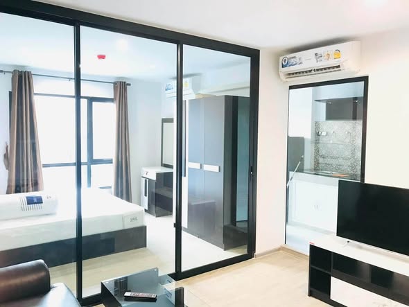 bedroom and room interior of REACH Phahon Yothin 52 (รีช พหลโยธิน 52)