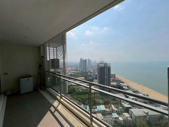 Reflection Jomtien Beach Pattaya