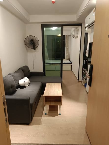 living room and room interior of Regal Srinakarin 40