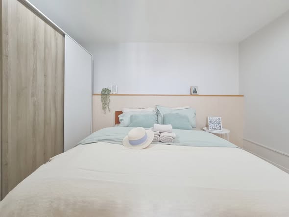 bedroom of Regent Home 2