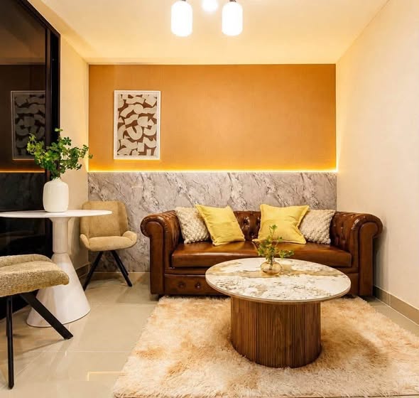 living room and bathroom of Regent Home 97/1