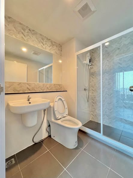 bathroom of Regent Home Bangna (รีเจ้นท์โฮม บางนา)