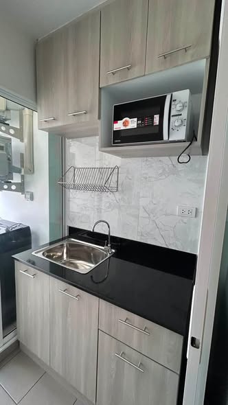 bathroom and kitchen of Regent Home Bangna (รีเจ้นท์โฮม บางนา)