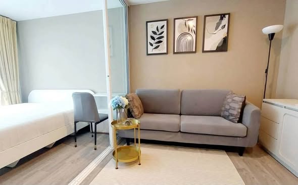 bedroom and living room of Regent Home Bangna (รีเจ้นท์โฮม บางนา)
