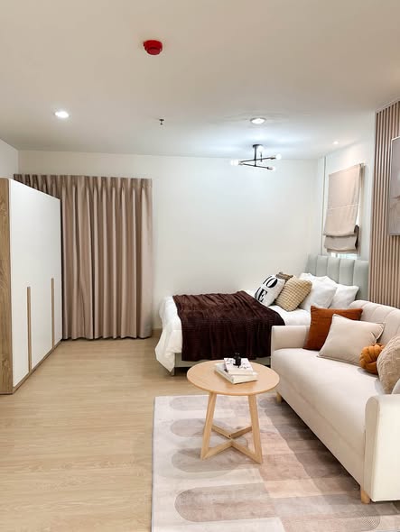 bedroom and living room of Regent Home Bangson 27