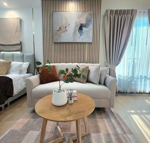 bedroom and living room of Regent Home Bangson 28