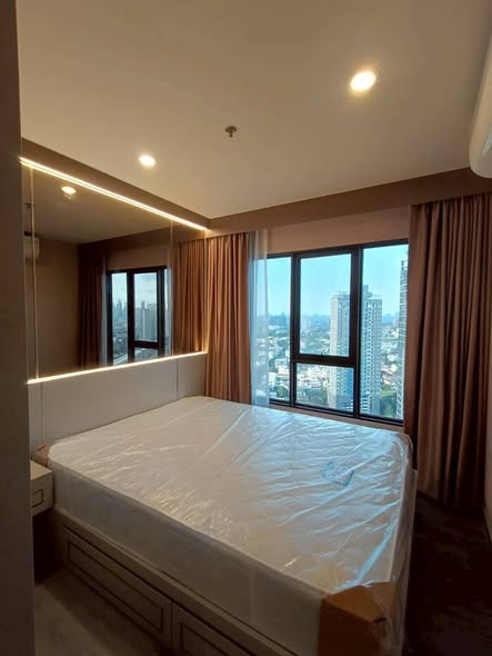 bedroom of Regent Home Wutthakat