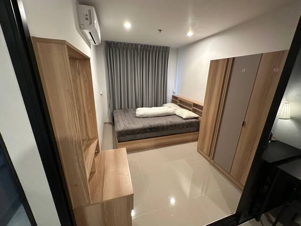 bedroom and room interior of Regent Home Wutthakat