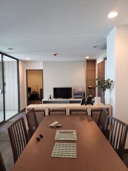 room interior of Rende Sukhumvit 23
