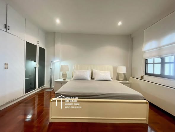 bedroom and room interior of Renovated Private 4 BR Townhouse @ BTS ONNUT