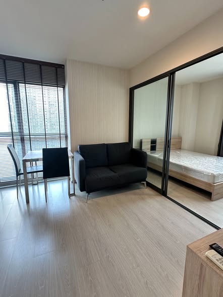 bedroom and room interior of Rhythm Asoke 2