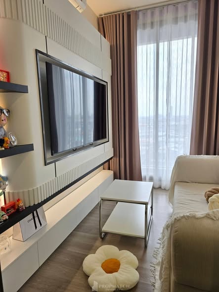 bedroom and living room of Rhythm Charoenkrung Pavillion