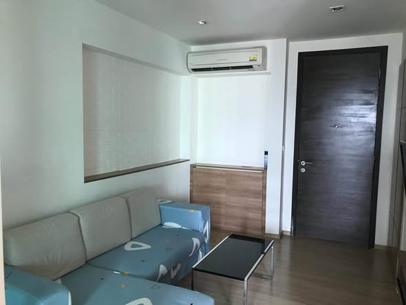 bedroom and room interior of RHYTHM Phahon-Ari