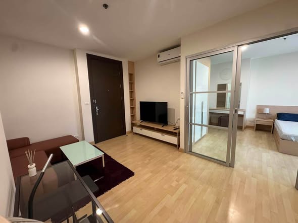 bedroom and room interior of RHYTHM Ratchada