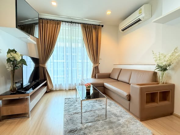 living room and bedroom of RHYTHM Ratchada-Huaykwang