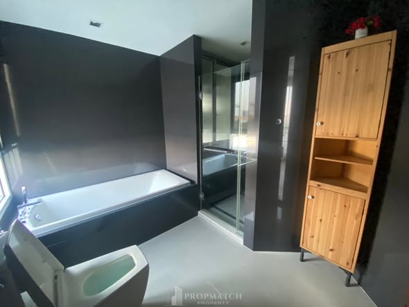 room interior and bathroom of RHYTHM Sathorn